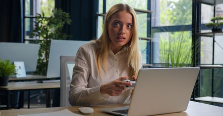 Windows 11 proponuje bezpieczne wysunięcie karty graficznej. Co się stanie?