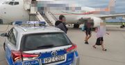Nie tak miał wyglądać koniec wakacji. Policjanci czekali na lotnisku