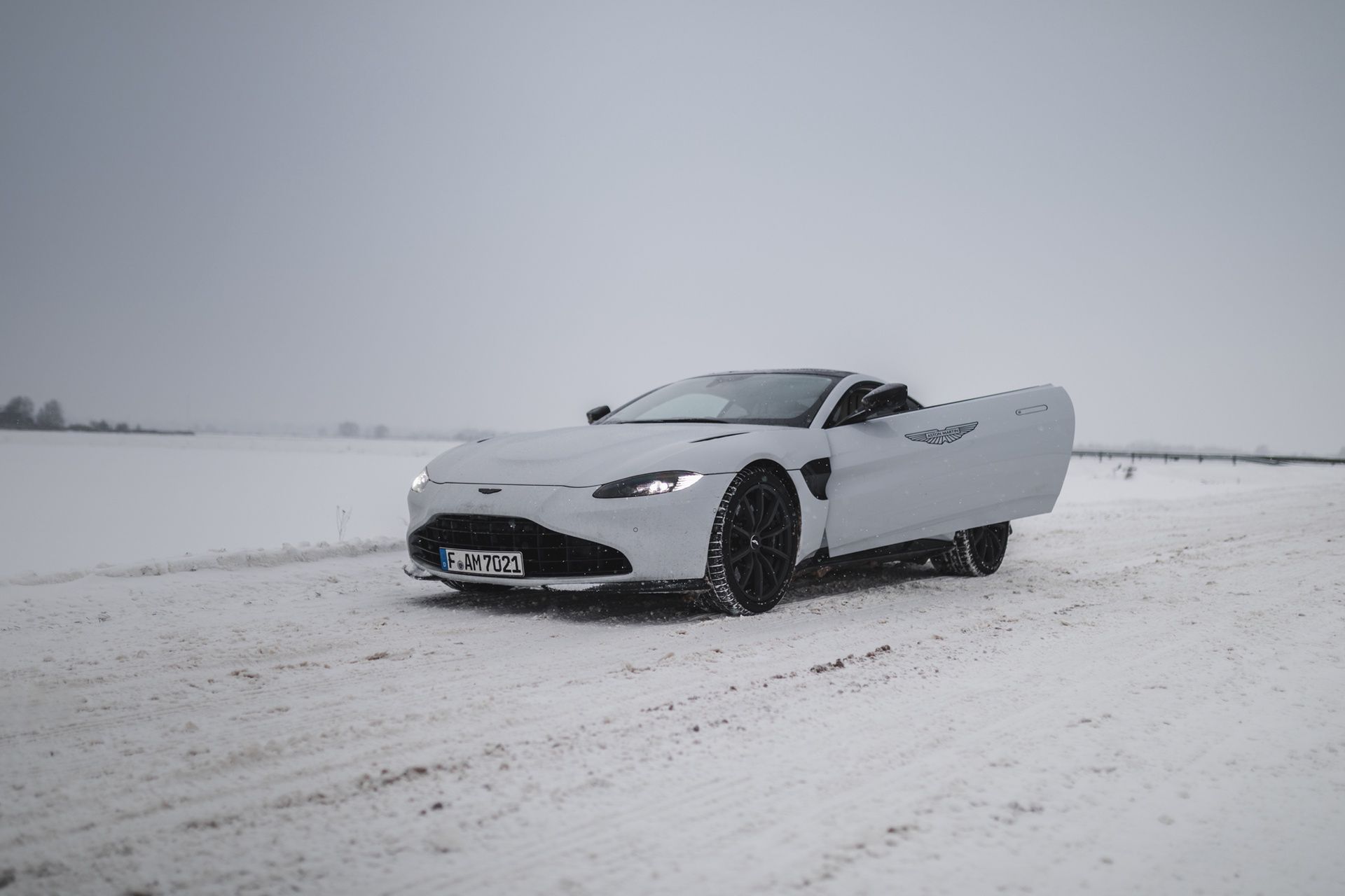 Aston Martin Vantage (2022)