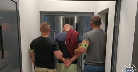 Odjechał busem z nastolatką, został zatrzymany i usłyszał zarzut