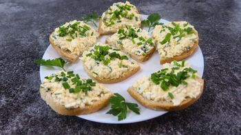 Pasta z twarogu i jajek + film