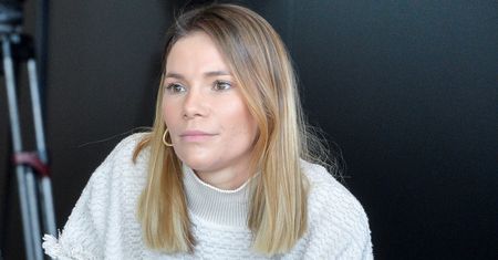 Nie obchodzą ją obostrzenia. Pilnie szuka hotelu