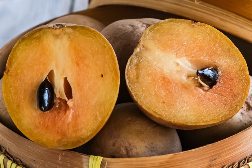 To owoc o smaku karmelu. Sięgaj po niego regularnie, a skóra się wygładzi i jelita będą działały jak w zegarku