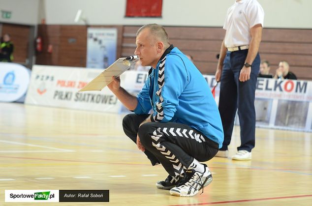 Trener Dariusz Daszkiewicz przed kolejnymi meczami ma o czym myśleć