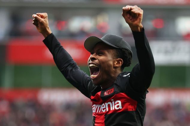 Nathan Tella cieszy się z gola dla Bayeru Leverkusen (Lars Baron/Getty Images)