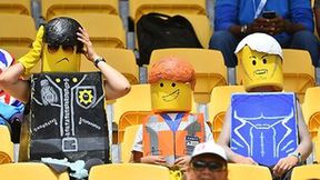 Przebrałbyś się za sexy pszczółkę, zombie lub Lego? Ci kibice nie mieli oporu