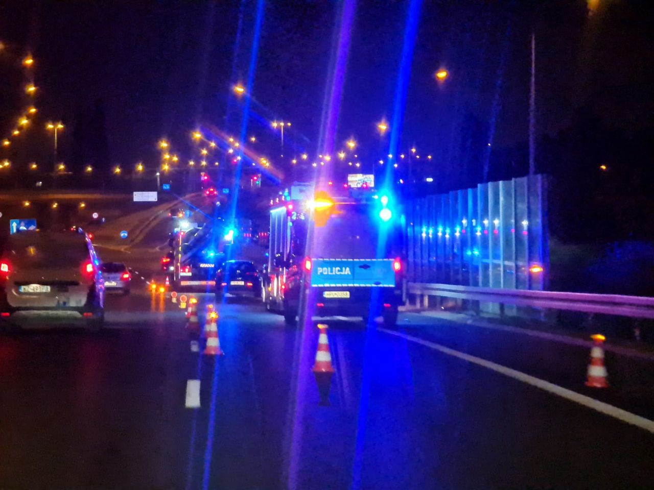 Poznań: Poważny wypadek na ul. Bukowskiej. Zderzył się bus z osobówką