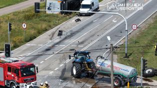 Zderzenie 4 pojazdów na DK50. Ciągnik rolniczy rozpadł się na kilka części, ciężarówka na boku. W akcji śmigłowiec LPR