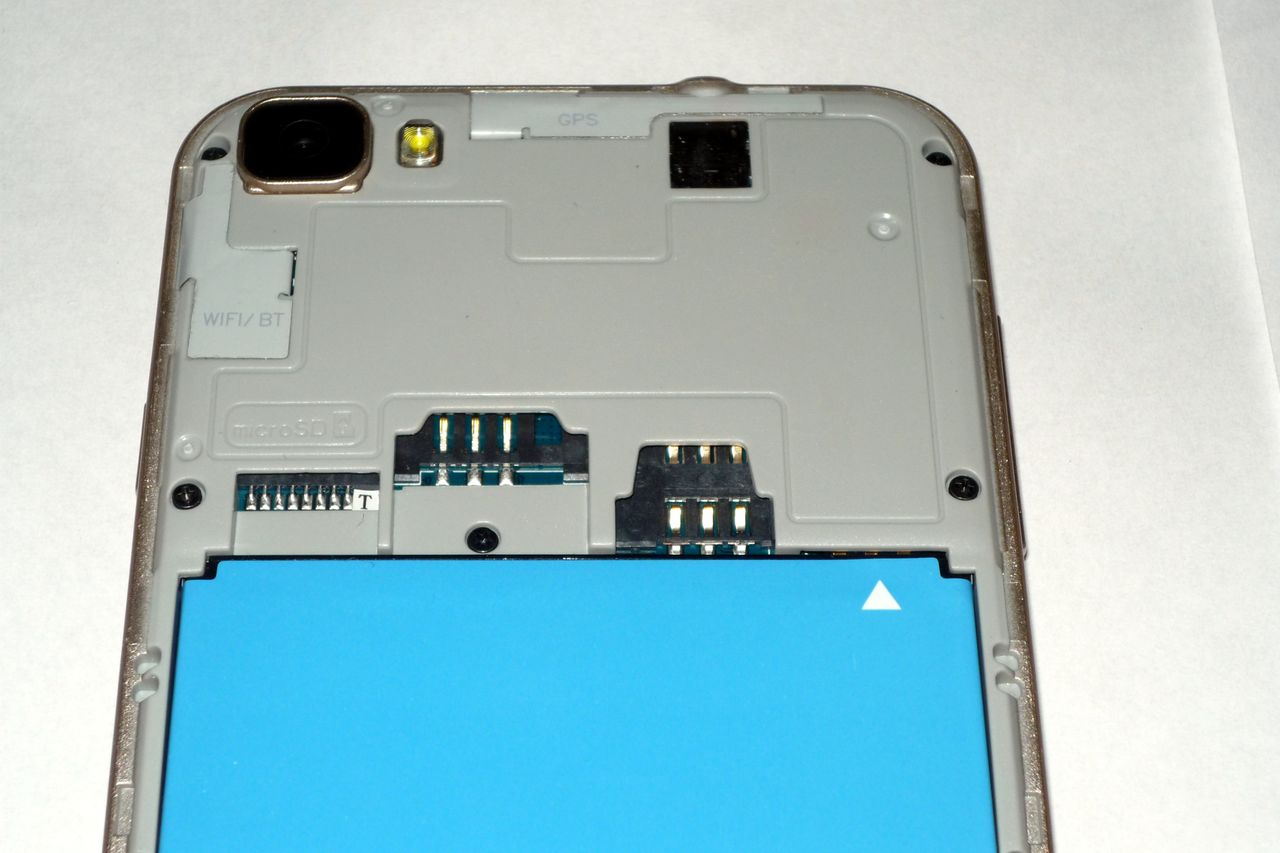 Zopo ZP980 - znalazło się miejsce na 2 karty SIM i micro SD