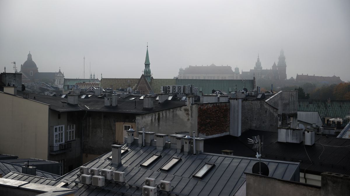 smog
Krak�w, 24.10.2023. Zanieczyszczone smogiem powietrze w Krakowie, 24 bm. (sko) PAP/�ukasz G�gulski
�ukasz G�gulski
powietrze, smog, zanieczyszczenia, zanieczyszczenie, jesie�, kopciuchy, powietrza, sezon grzewczy