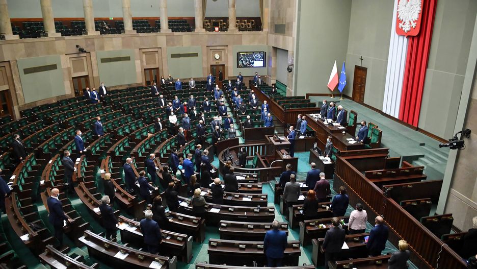 Spadek poparcia dla PiS. Nowy sondaż