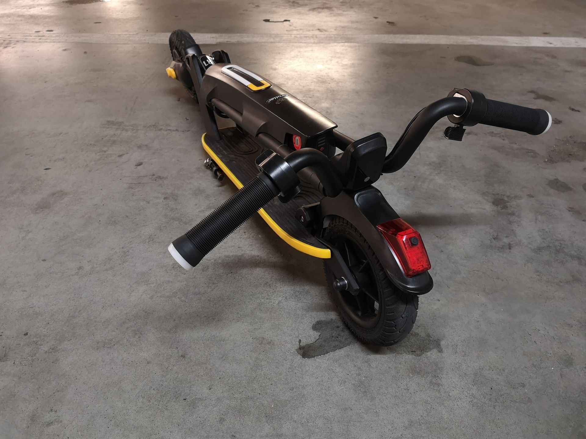 Krótki test hulajnogi elektrycznej eRoller R1 10