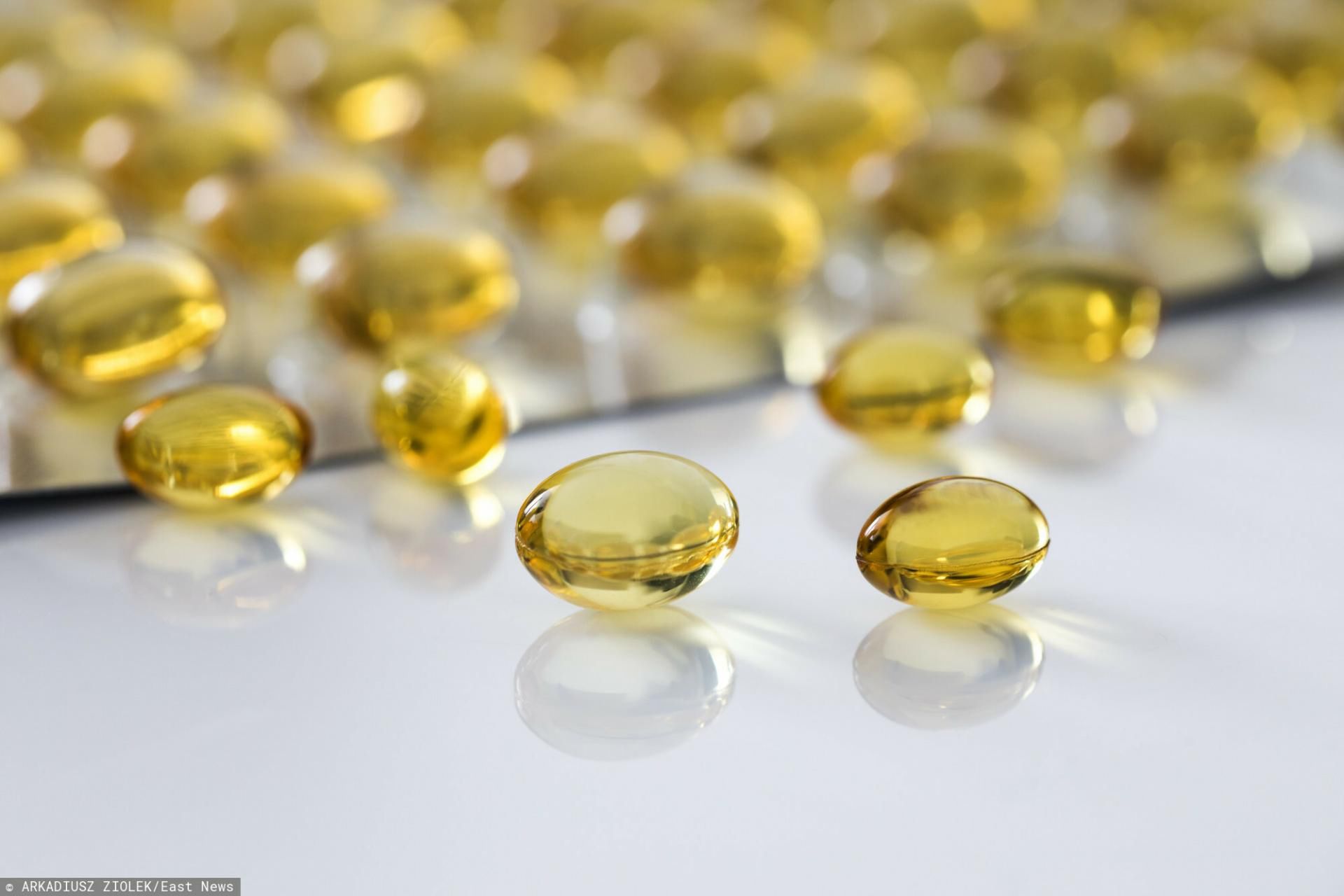 Naukowcy wciąż sprawdzają, jak witaminy wpływają na COVID-19