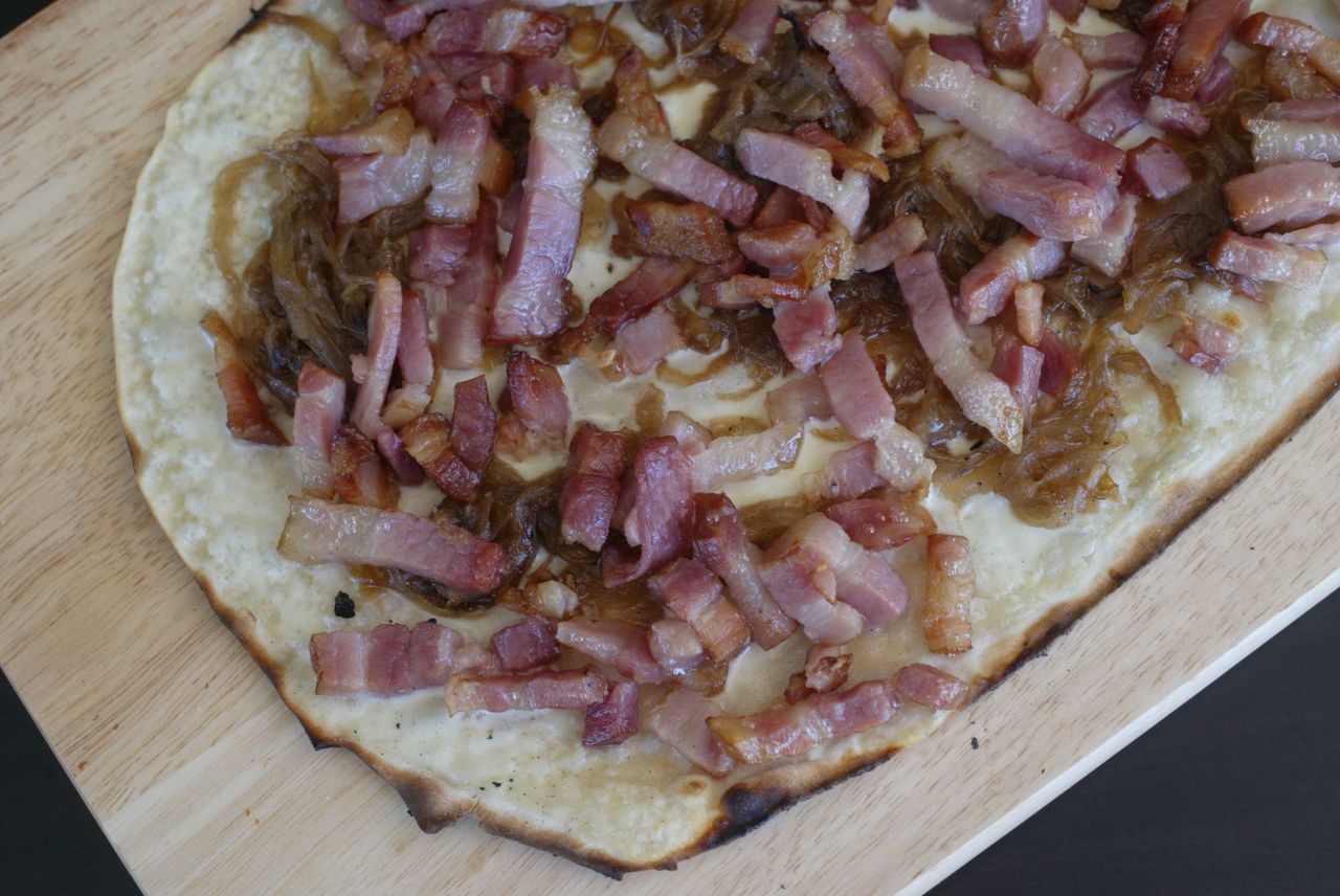 Jak zrobić flammkuchen? Ta niemiecka pizza to hit