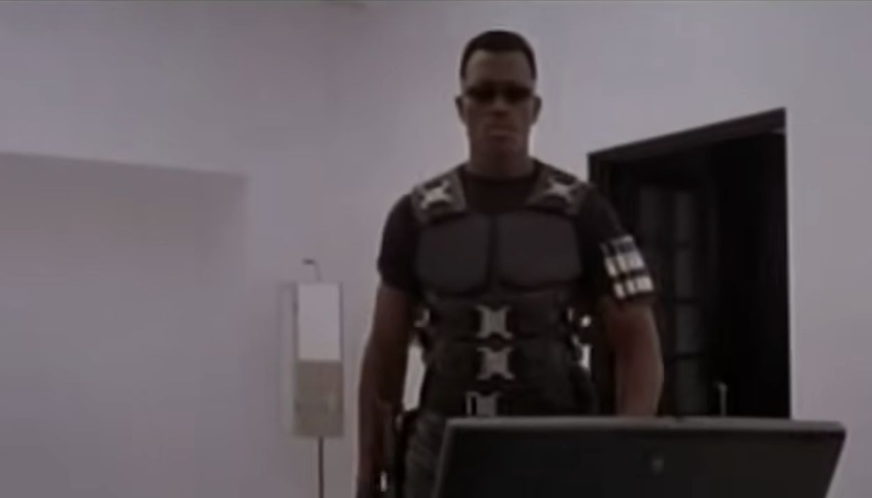 Kadr z filmu "Blade: Wieczny łowca"