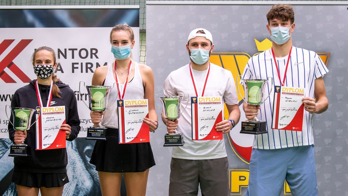 PAP / Tytus Żmijewski / Na zdjęciu od lewej: Karolina Jaśkiewicz, Wiktoria Rutkowska, Michał Mikuła i Szymon Kielan 