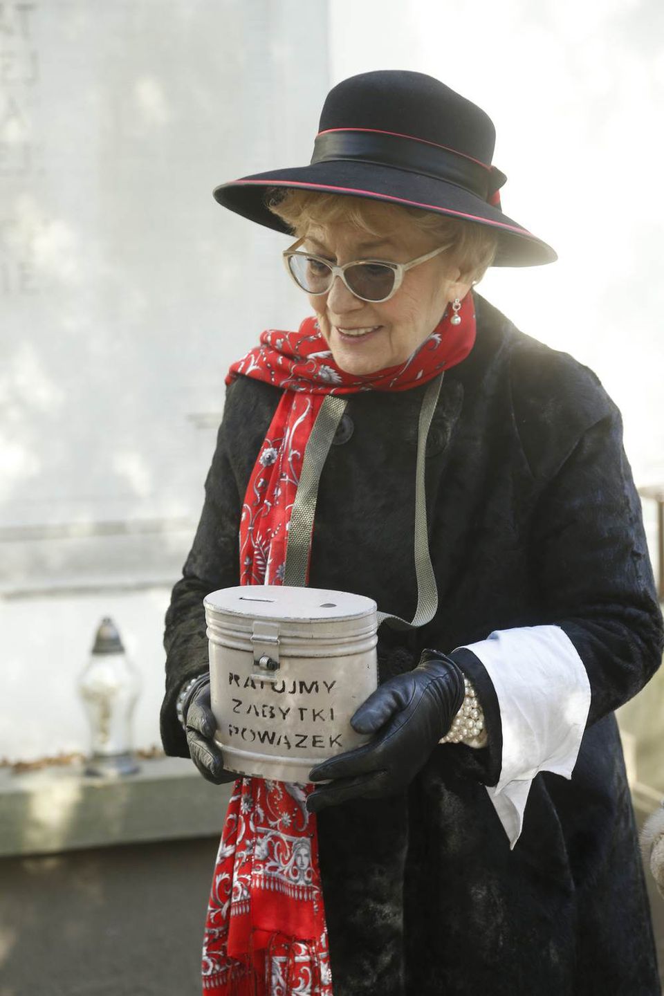 Emilia Krakowska - zbiórka na Powązkach