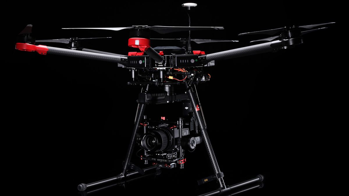 DJI i Hasselblad stworzyły fotograficznego drona ze średnioformatową matrycą o rozdzielczości 50 Mpix 1