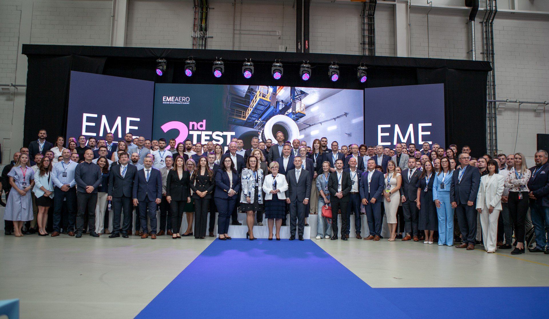 EME Aero może pochwalić się jednym z najnowocześniejszych zakładów serwisujących silniki lotnicze na świecie. Firma nie kryje radości z otwarcia drugiej komory testowej w Jasionce koło Rzeszowa. Po niespełna dwóch latach intensywnych prac, inwestycja o wartości ponad 150 milionów złotych została z powodzeniem ukończona.