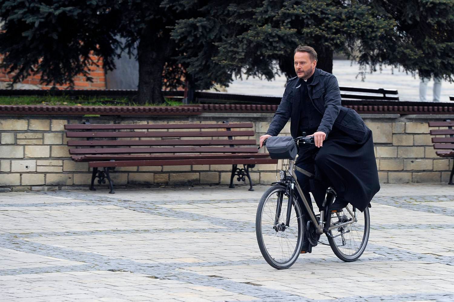 Artur Żmijewski w serialu Ojciec Mateusz