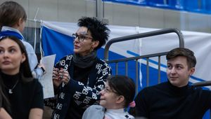 Poznajesz? Przyłapali ją na trybunach