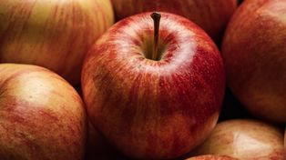 Regularnie jedli jabłka. Potem zbadali cukier i cholesterol