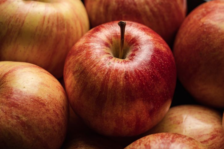 Regularnie jedli jabłka. Potem zbadali cukier i cholesterol