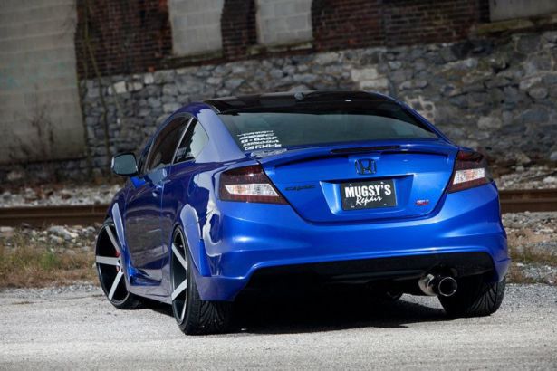 Honda Civic Si Coupe od Fox Marketing