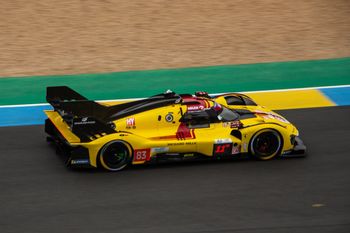 Po nocy w Le Mans Polacy na czele. Śmiechowski prowadzi w LMP2, a Kubica walczy w generalce
