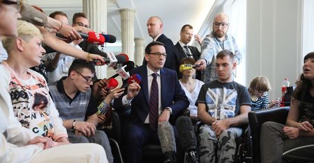 Morawiecki zapowiada nowy podatek dla najbogatszych. Pieniądze pójdą na niepełnosprawnych