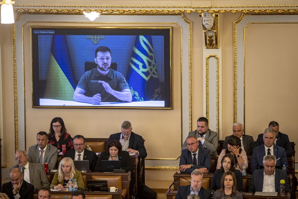 Prezydent Ukrainy podczas wystąpienia za pośrednictwem łącza wideo w parlamencie Czech