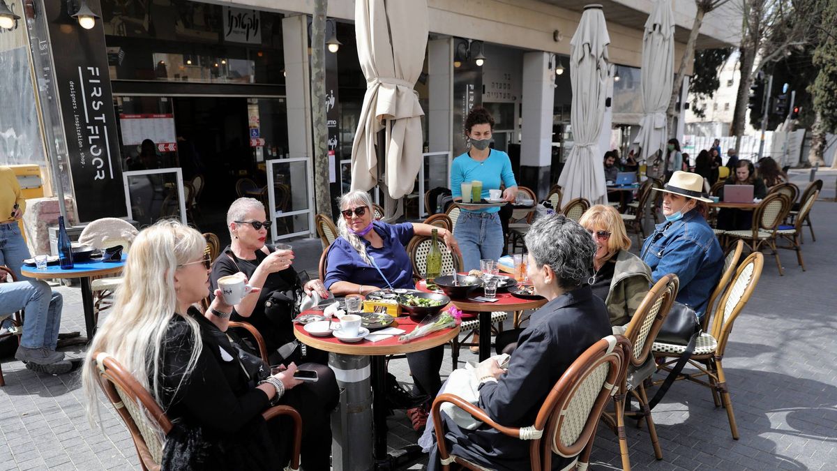 Koronawirus. Tak Izrael wraca do normalności