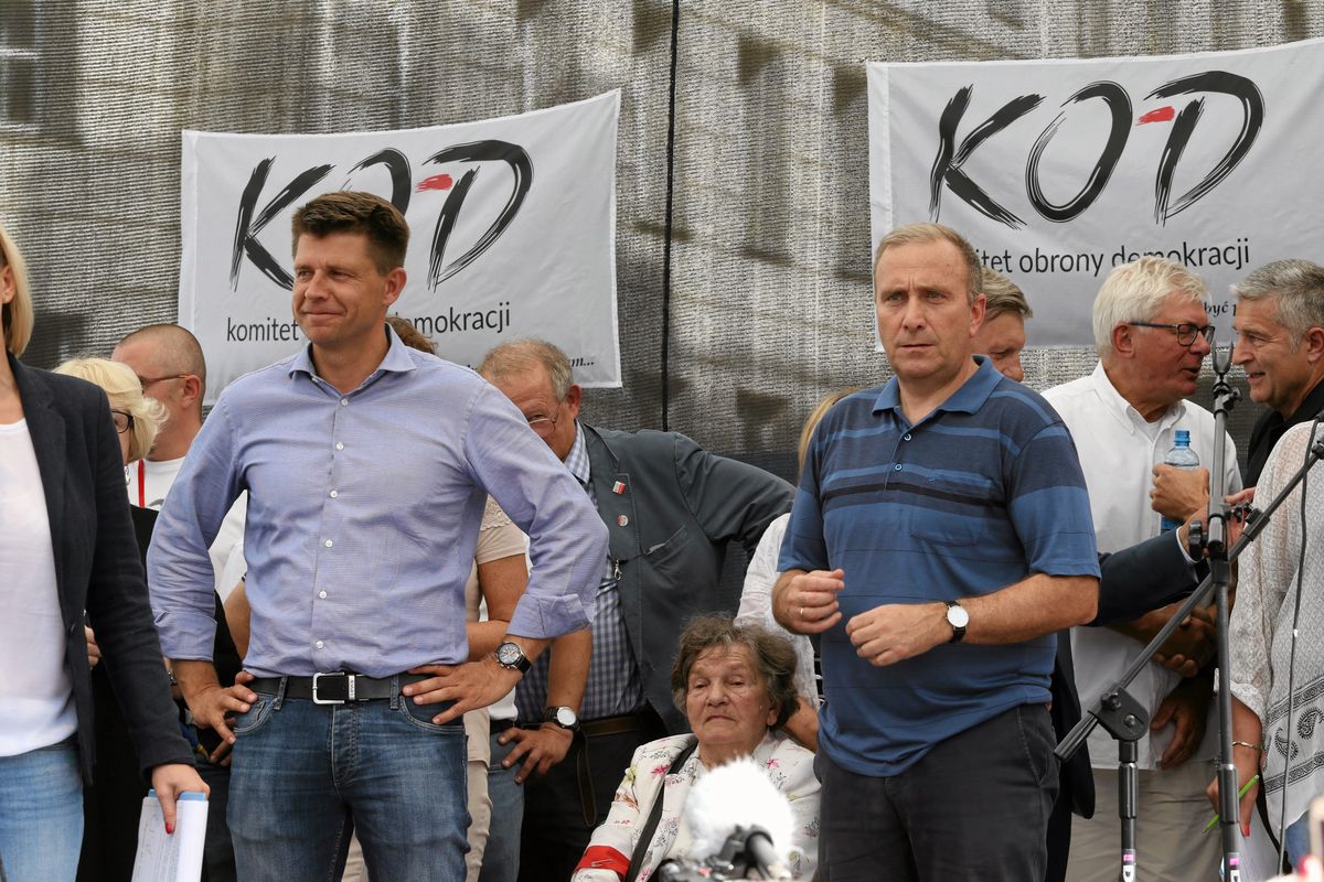Andrzej Duda swoim wetem otworzył dla opozycji worek prezentów. Może ich nie zmarnują