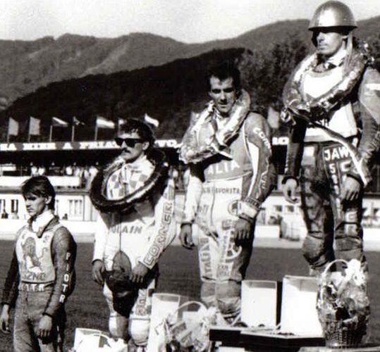 Podium w Żarnowicy, rok 1987. Od lewej stoją Piotr Pawlicki, Zoltan Adorjan, Paolo Salvatelli i Antonin Kasper