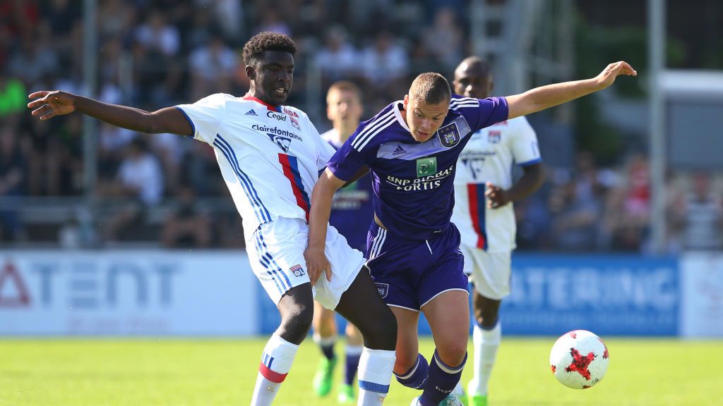 Getty Images / Alexander Hassenstein / Na zdjęciu: Milan Corryn (w fioletowej koszulce) i Bryan Ngwabije