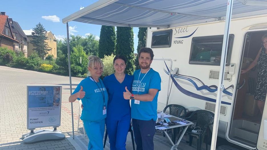 Mobilny punkt szczepień w  Małopolsce. Lekarze podróżują kamperem, odwiedzając najmniej zaszczepione miejsowości