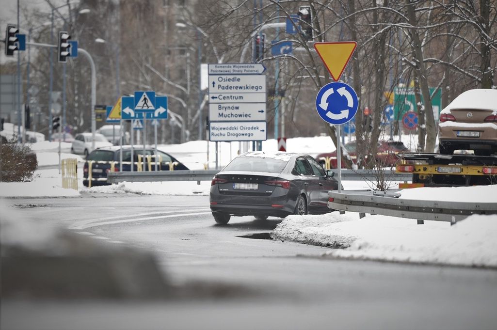 Pozostawione w niewłaściwym miejscu auto może zostać odholowane. I wtedy może zacząć się problem