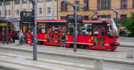 Śląskie. Łatwiej sprawdzisz, ile będziesz czekał. Więcej elektronicznych tablic na przystankach ZTM