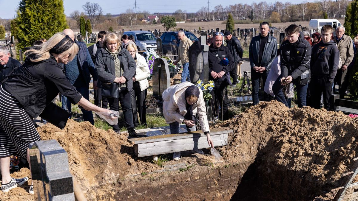 Sumy, pogrzeb ofiary rosyjskiego ataku.