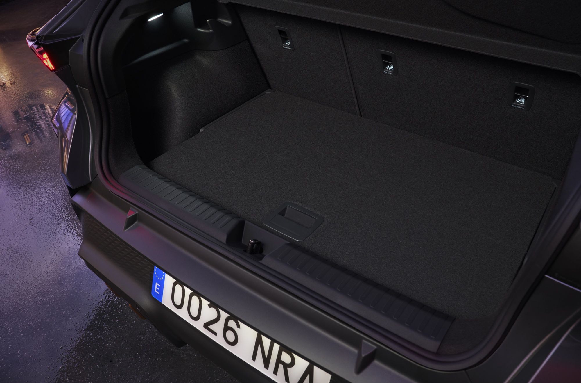 Cupra Raval w kolorze Plasma Iridescent