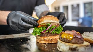Festiwal burgerów przyciągnie znów fanów bułek z mięsem i nie tylko! Czym zaskoczą restauratorzy?