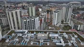 Wydawało się, że to niemożliwe. A jednak - po latach wzrostów cen mieszkań przyszedł czas na spadki. Czy to stały trend?