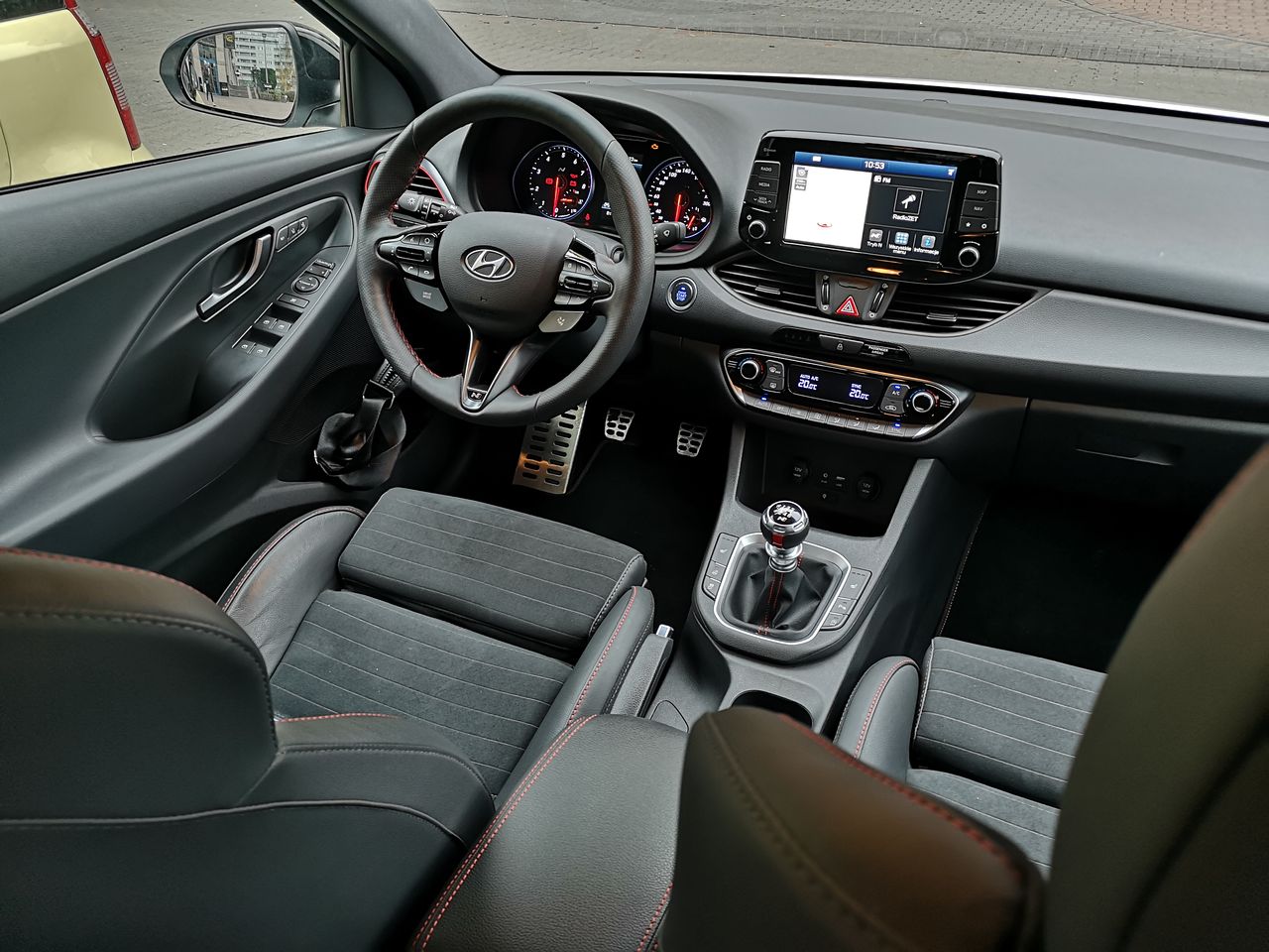 Hyundai i30 Fastback N: Programowa konfiguracja ustawień auta