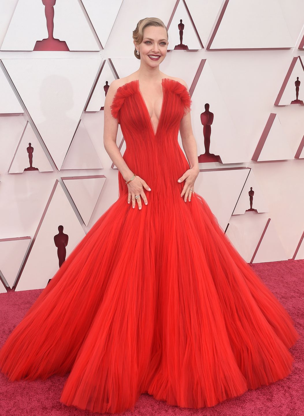 Amanda Seyfried pojawiła się na gali w czerwieni 