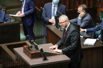 Braun ukarany za słowa "Będziesz pan wisiał". Minister Cieszyński komentuje