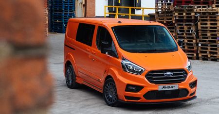 Ford poszerza auta dostawcze. Ktoś tu oglądał za dużo "Taxi"