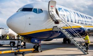 Ryanair znowu szokuje. Większe premie za wykrywanie zbyt dużego bagażu