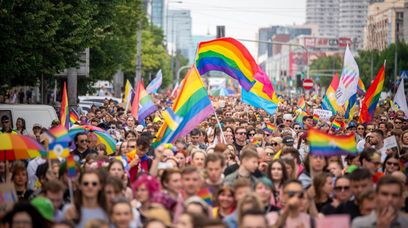 Wycofali uchwałę anty-LGBTQ+. Atlas Nienawiści się kurczy