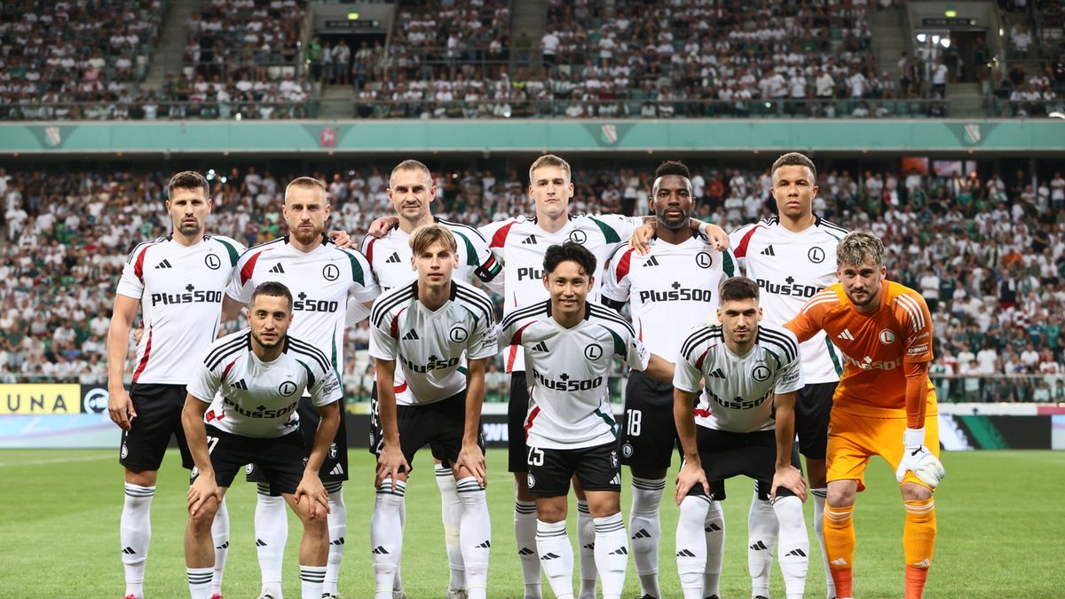 PAP / Leszek Szymański / Na zdjęciu: piłkarze Legii Warszawa przed meczem rewanżowym meczu 3. rundy eliminacyjnej piłkarskiej Ligi Europy z AEK Larnaka