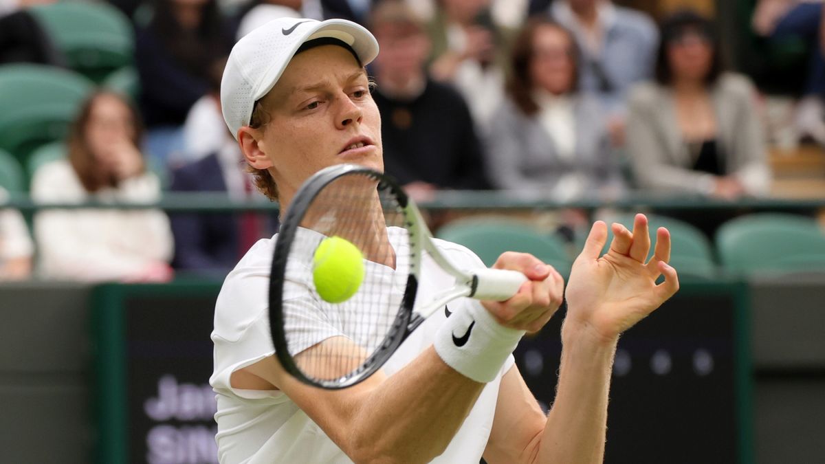 PAP/EPA / Tim Ireland / Na zdjęciu: Jannik Sinner